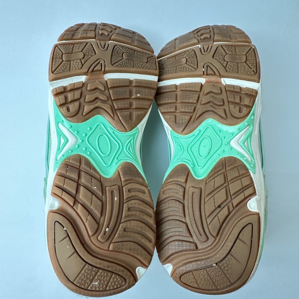 Vionic Classic Walker III Menta Green Active Motion Sneaker 10 - Picture 10 of 11